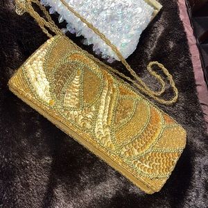 Vintage gold beaded bag small snagg in picture as is beautiful condition obo